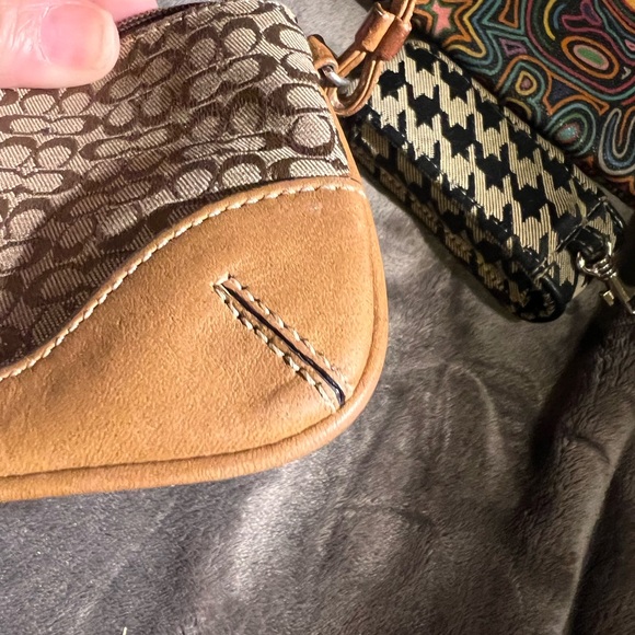 Coach Vintage Bundle - Large Cosmetic Bag organiser and matching wristlet. - Picture 4 of 16